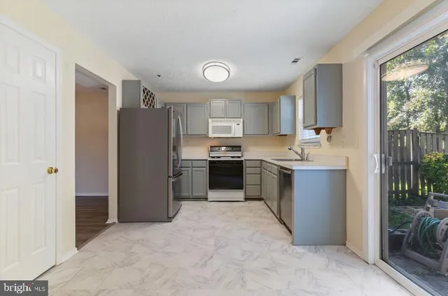 $2,800 | 5813 Springfish Place, Waldorf, MD 20603