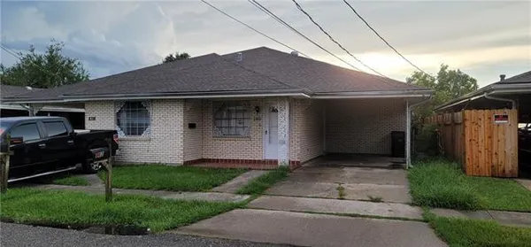 $1,200 | 2320 Stander Place, Chalmette, LA 70043