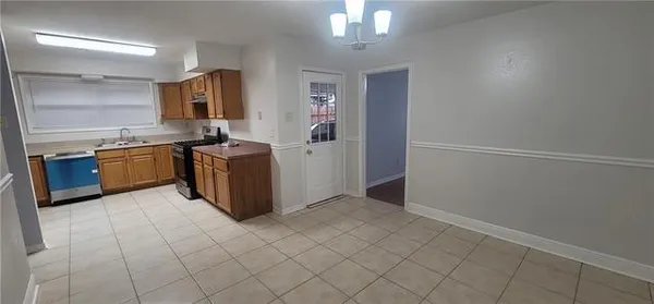 $1,200 | 2320 Stander Place, Chalmette, LA 70043