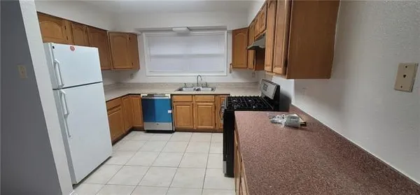 $1,200 | 2320 Stander Place, Chalmette, LA 70043