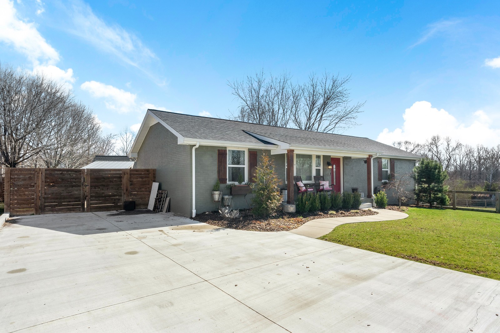 1003 Granada Road Ashland City, TN 37015 - Photo 2 of 41 Gallery Image 2
