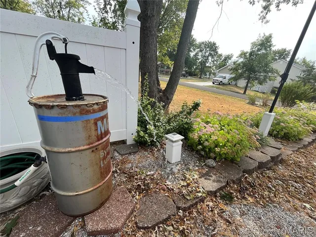 $475,000 | 11 South Meadow Drive, O'Fallon, MO 63366