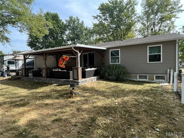 $475,000 | 11 South Meadow Drive, O'Fallon, MO 63366