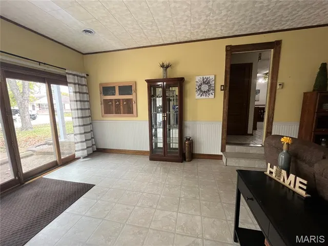 $475,000 | 11 South Meadow Drive, O'Fallon, MO 63366