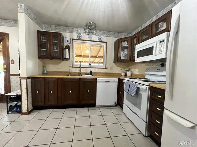 $475,000 | 11 South Meadow Drive, O'Fallon, MO 63366