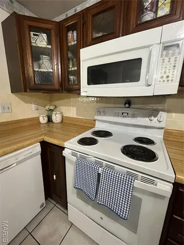 $475,000 | 11 South Meadow Drive, O'Fallon, MO 63366