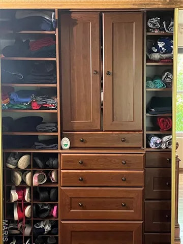 $475,000 | 11 South Meadow Drive, O'Fallon, MO 63366