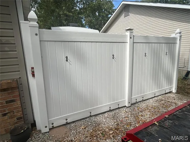 $475,000 | 11 South Meadow Drive, O'Fallon, MO 63366