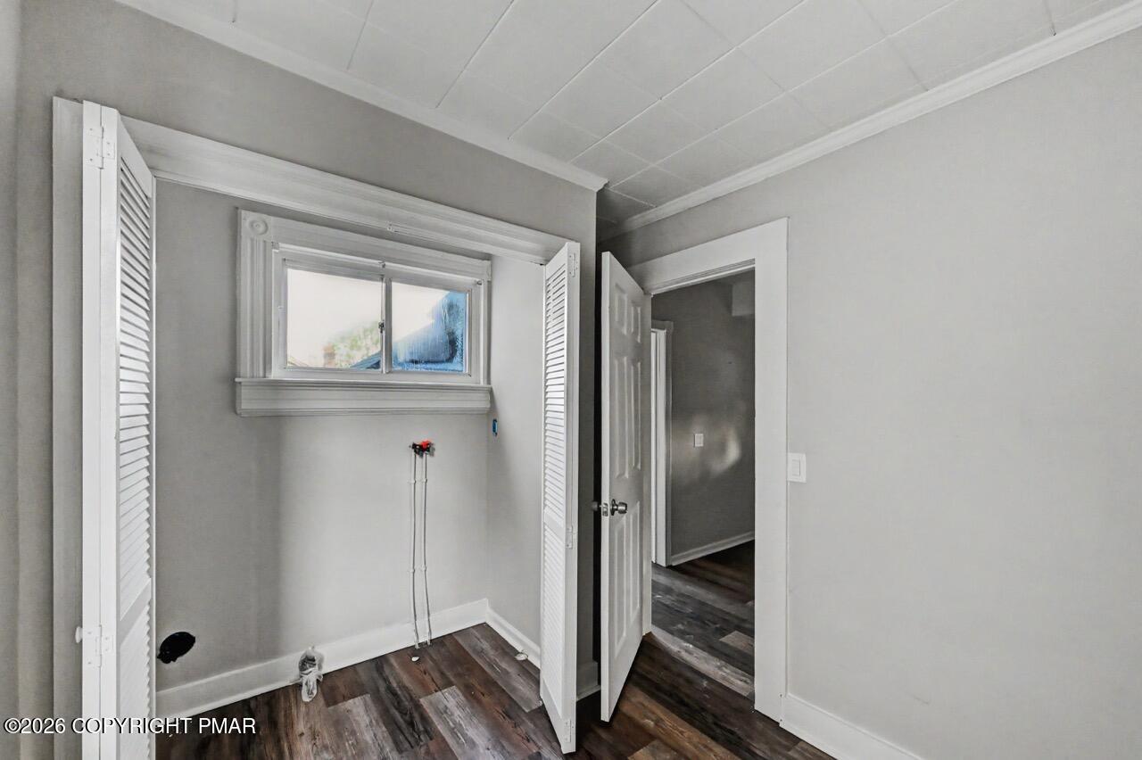 432 Edwards Court Scranton, PA 18504 - Photo 17 of 34 a view of an empty room