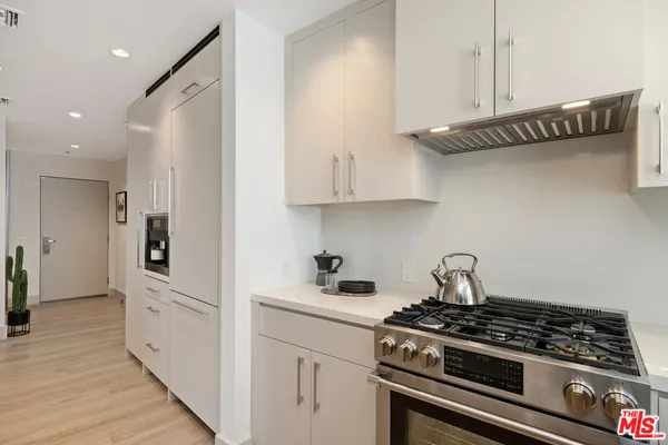 $6,295 | 130 South Sepulveda Boulevard, Unit 212, Los Angeles, CA 90049