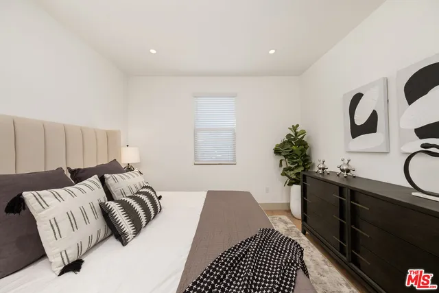 $6,295 | 130 South Sepulveda Boulevard, Unit 212, Los Angeles, CA 90049