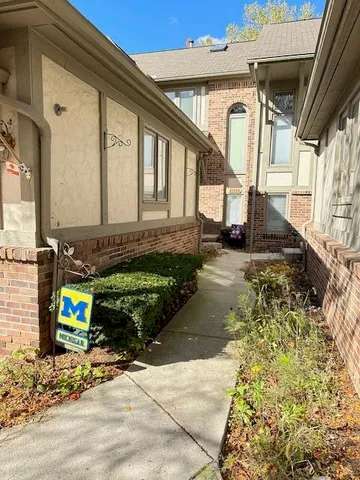 $259,900 | 41974 Saratoga Circle, Unit 42, Canton, MI 48187