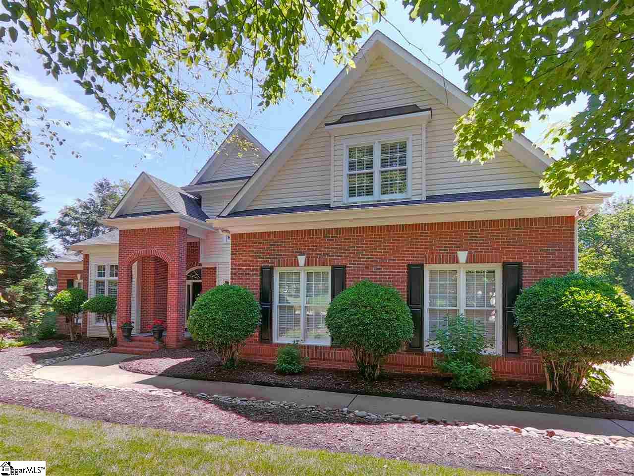 205 English Oak Road Simpsonville, SC 29681 - Photo 1 of 36 Gallery Image 1
