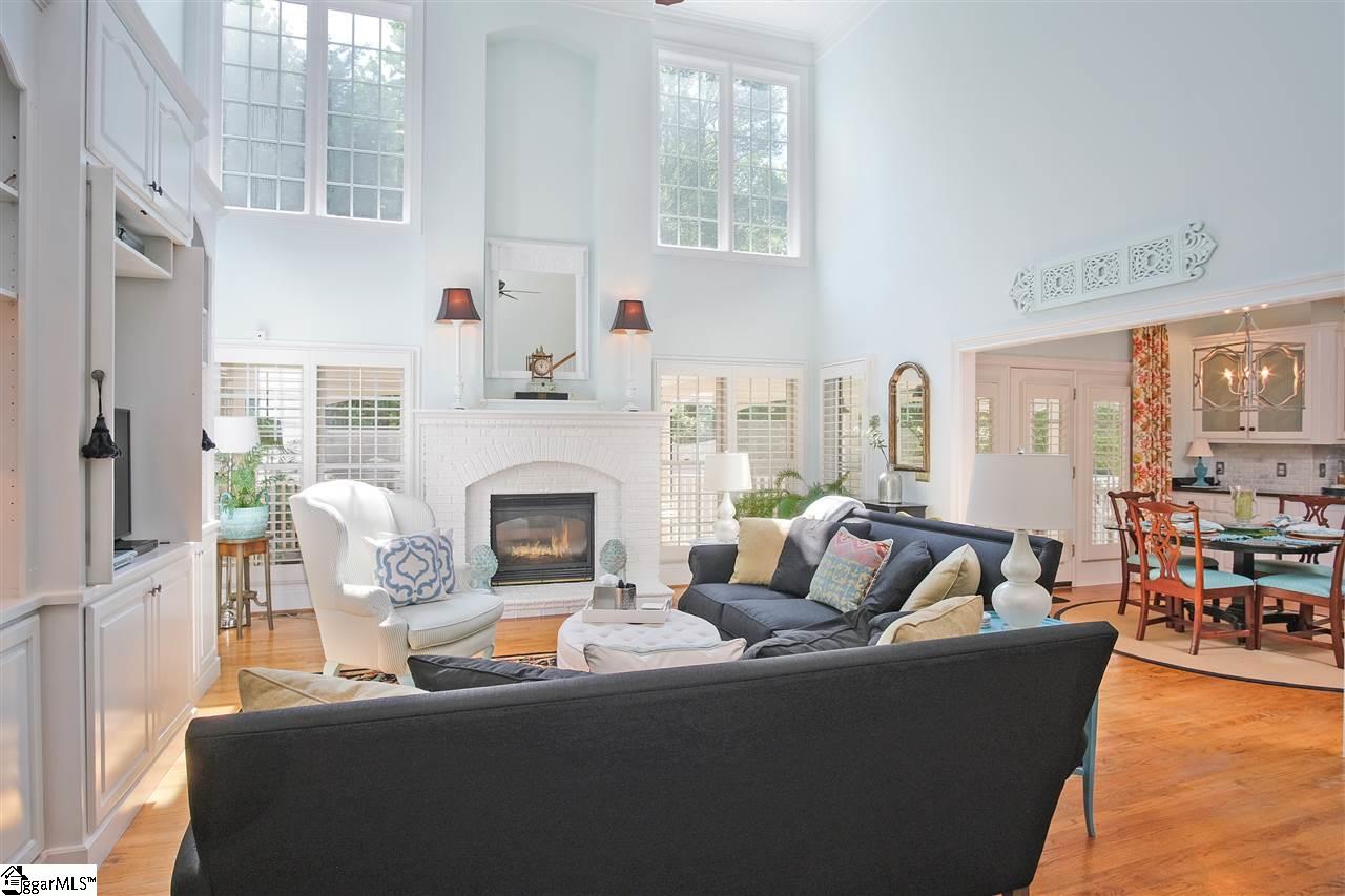 205 English Oak Road Simpsonville, SC 29681 - Photo 3 of 36 Gallery Image 3
