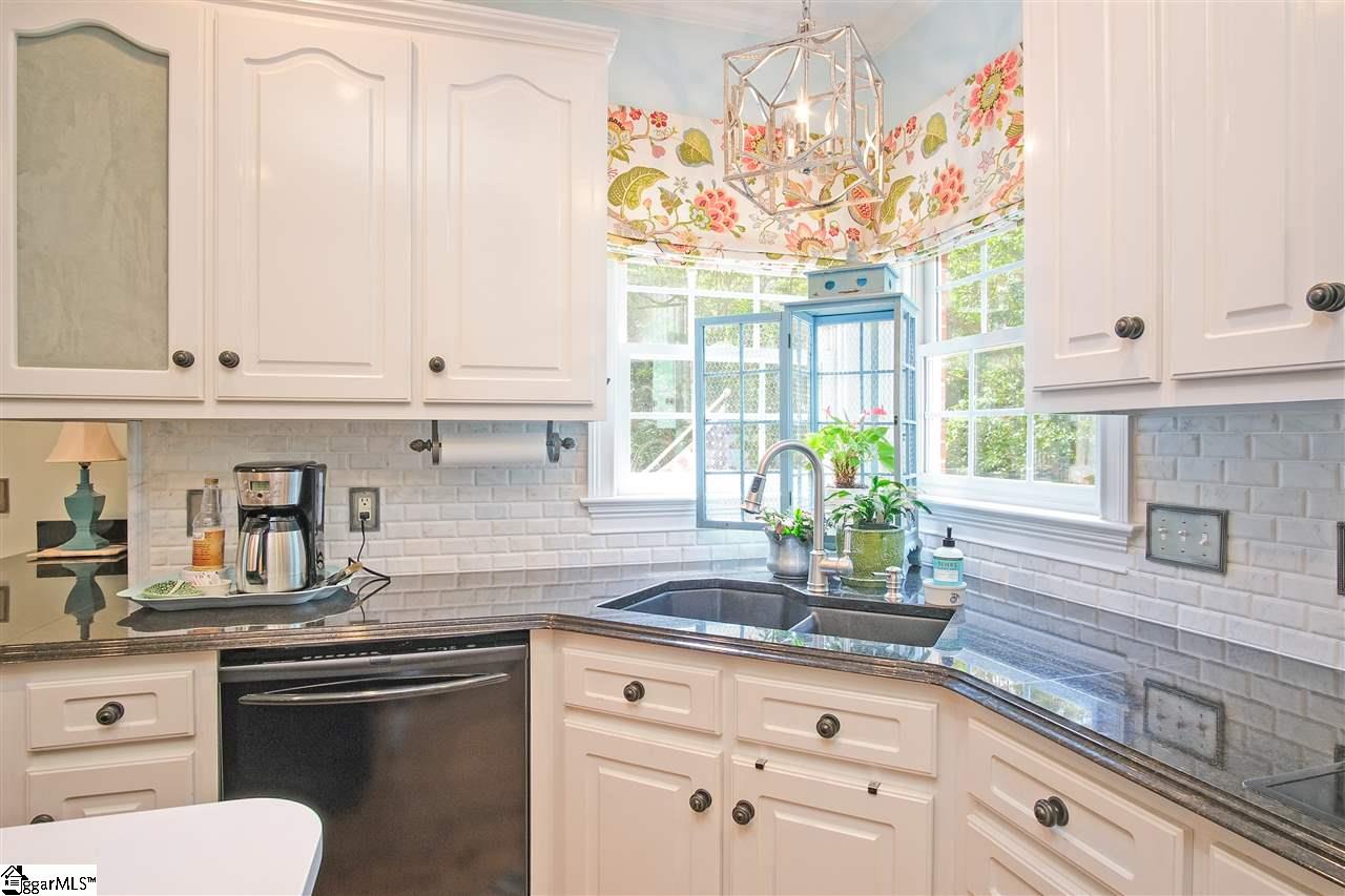 205 English Oak Road Simpsonville, SC 29681 - Photo 7 of 36 Gallery Image 7