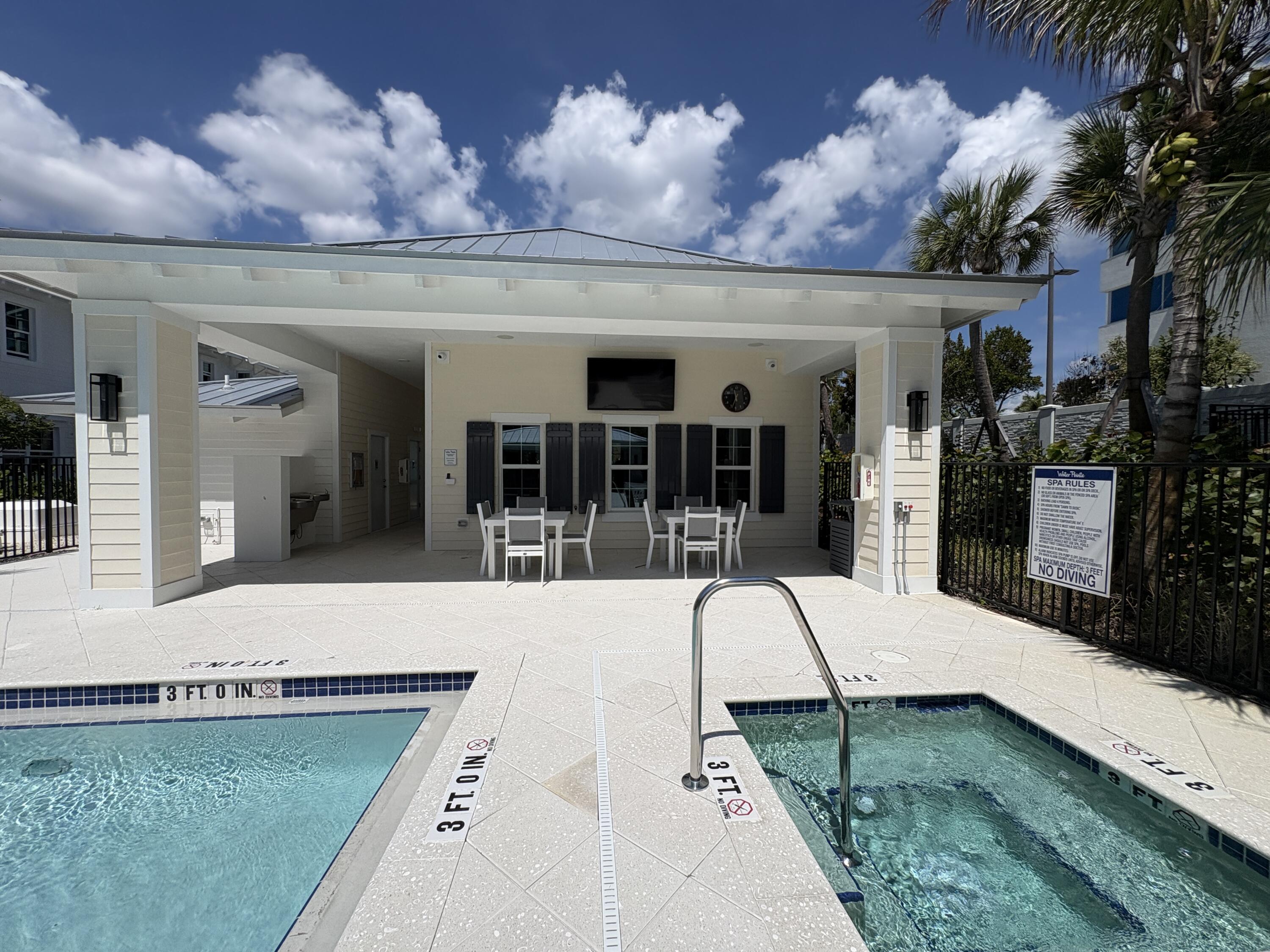 125 Water Pointe Place, Unit 28 Jupiter, FL 33477 - Photo 14 of 19 Resort Style Pool