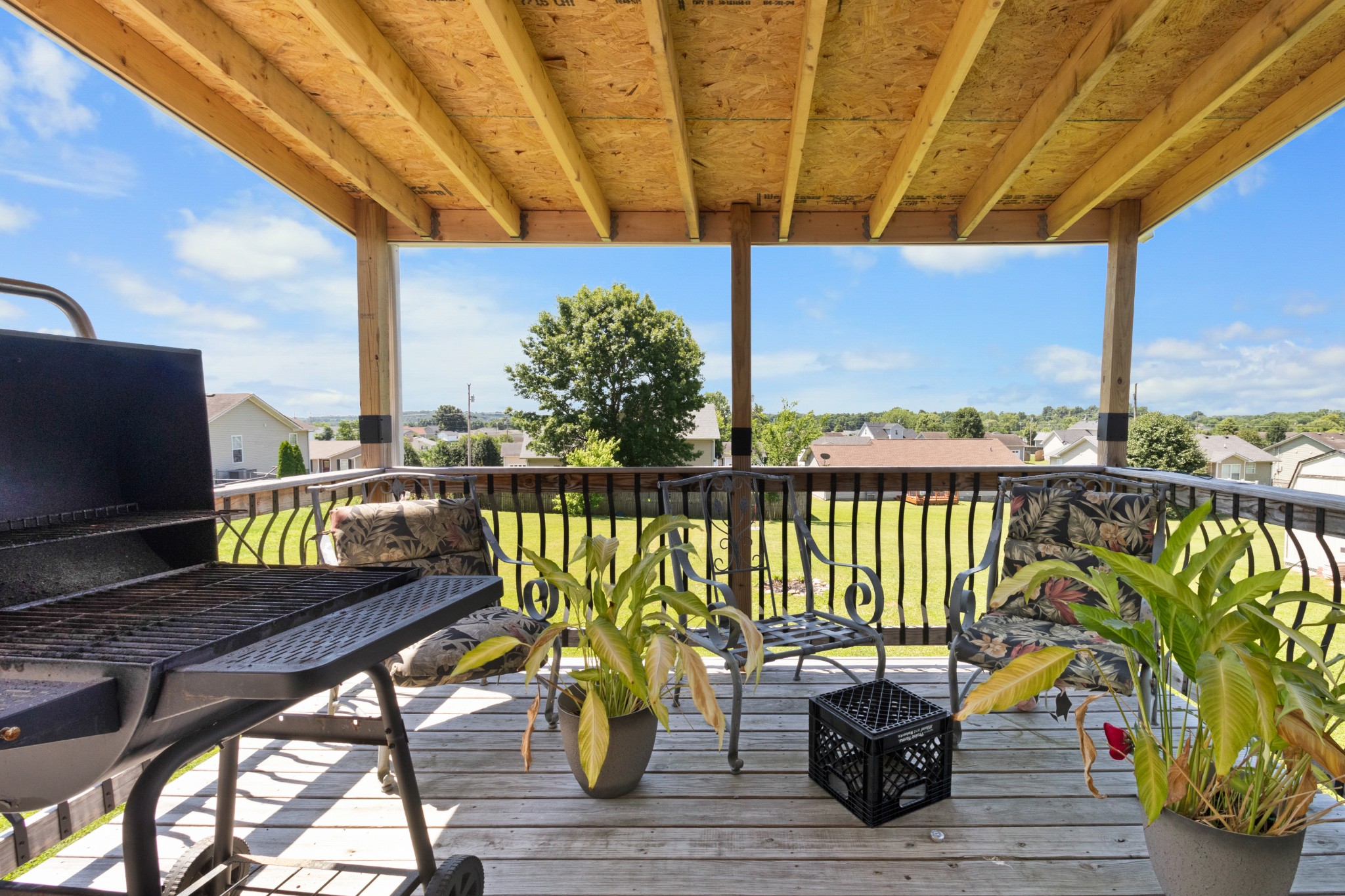607 Avondale Road Oak Grove, KY 42262 - Photo 25 of 32 a view of chairs and table in the balcony