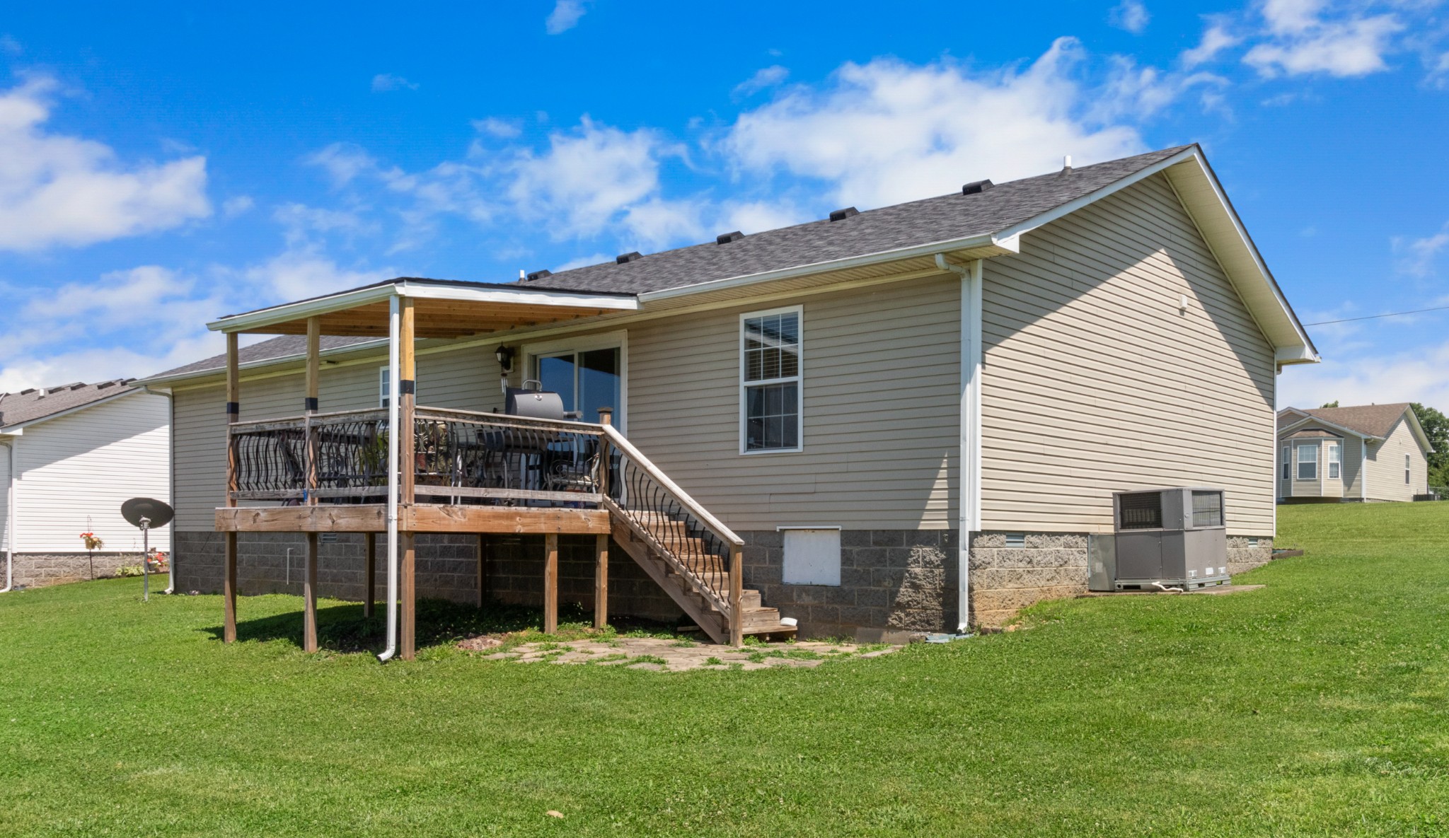 607 Avondale Road Oak Grove, KY 42262 - Photo 27 of 32 a view of a house with a yard