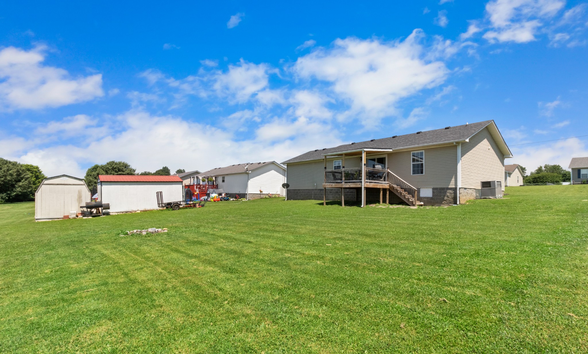 607 Avondale Road Oak Grove, KY 42262 - Photo 28 of 32 a front view of a house with a garden