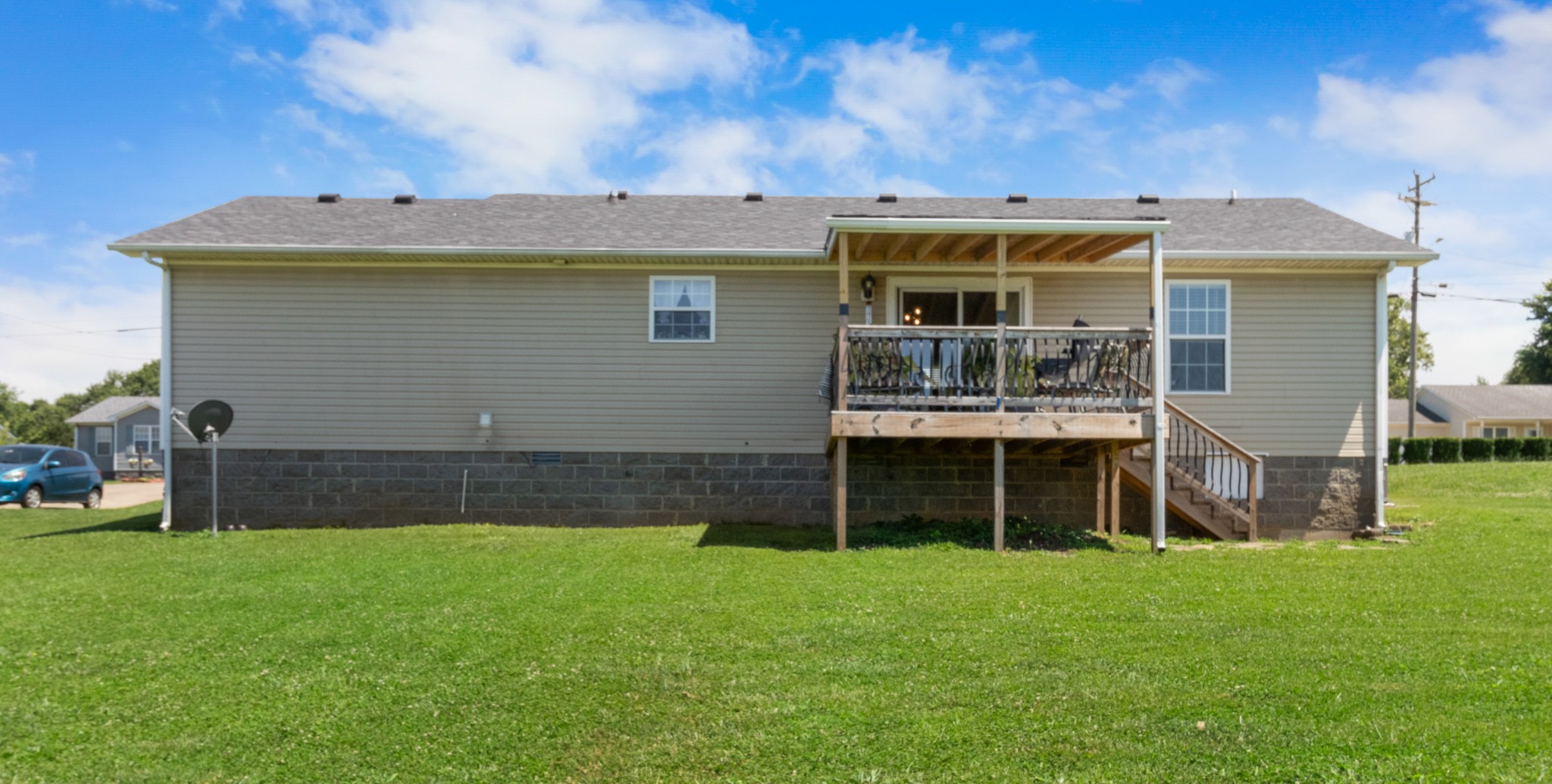 607 Avondale Road Oak Grove, KY 42262 - Photo 29 of 32 a view of a house with a yard and sitting area
