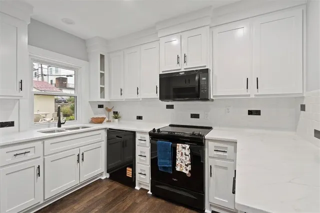 $425,000 | 4605 State Line Road, Kansas City, MO 64112