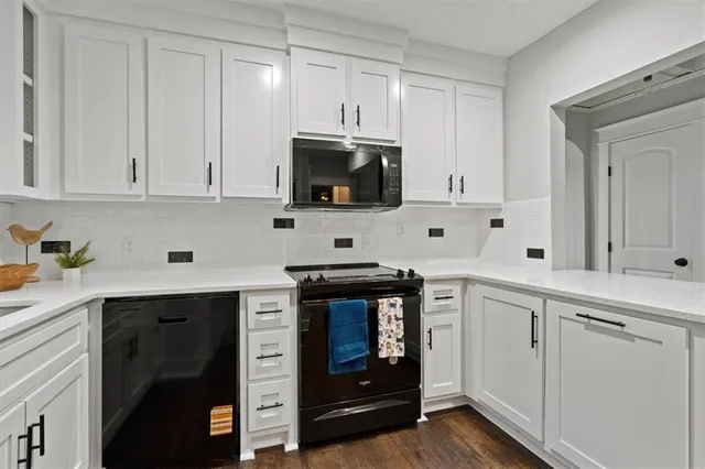 $425,000 | 4605 State Line Road, Kansas City, MO 64112