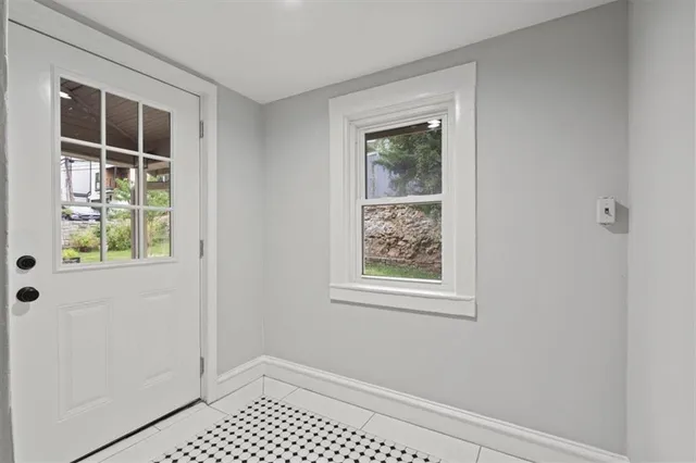 $425,000 | 4605 State Line Road, Kansas City, MO 64112