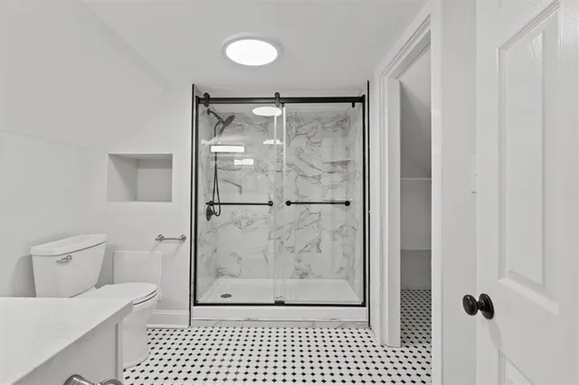 $425,000 | 4605 State Line Road, Kansas City, MO 64112