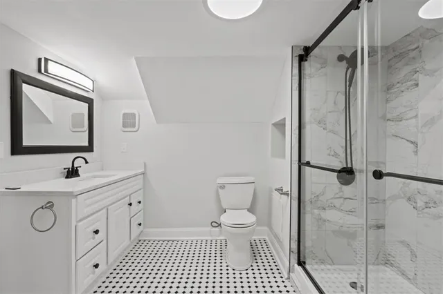 $425,000 | 4605 State Line Road, Kansas City, MO 64112