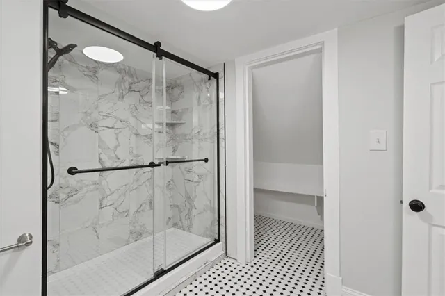 $425,000 | 4605 State Line Road, Kansas City, MO 64112