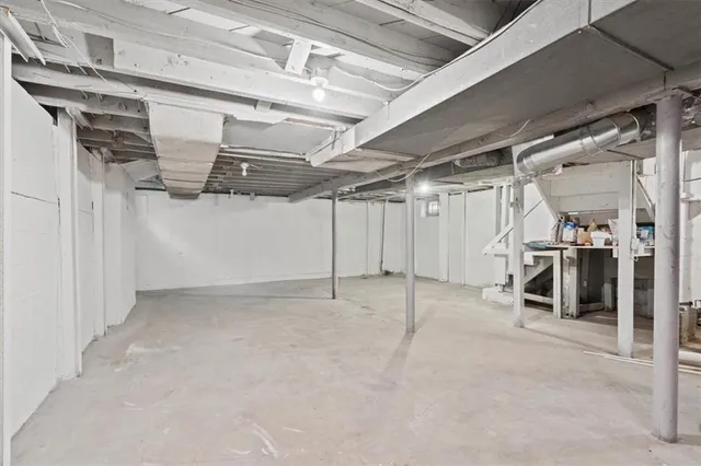 $425,000 | 4605 State Line Road, Kansas City, MO 64112