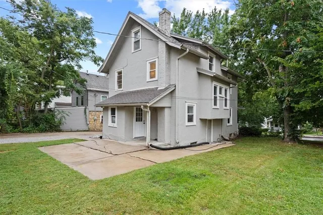 $425,000 | 4605 State Line Road, Kansas City, MO 64112