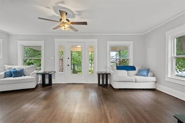 $425,000 | 4605 State Line Road, Kansas City, MO 64112