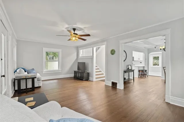 $425,000 | 4605 State Line Road, Kansas City, MO 64112