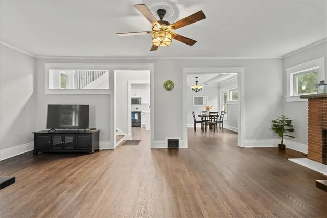 $425,000 | 4605 State Line Road, Kansas City, MO 64112