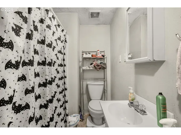 $600,000 | 441 West Gloucester Street, Gladstone, OR 97027