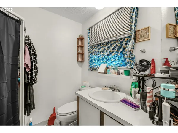 $600,000 | 441 West Gloucester Street, Gladstone, OR 97027
