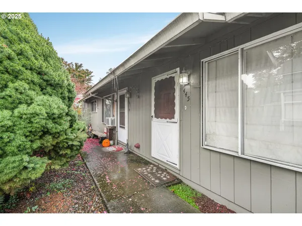 $600,000 | 441 West Gloucester Street, Gladstone, OR 97027