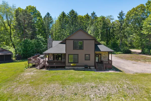 $649,900 | 13324 Hickory Street, Fruitport, MI 49415