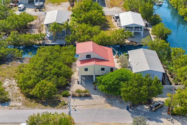 $810,000 | 3686 Gulfstream Street, Big Pine Key, FL 33043