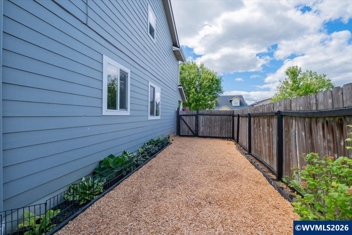 3523 College Loop Southeast Albany, OR 97322 - Photo 45 of 46