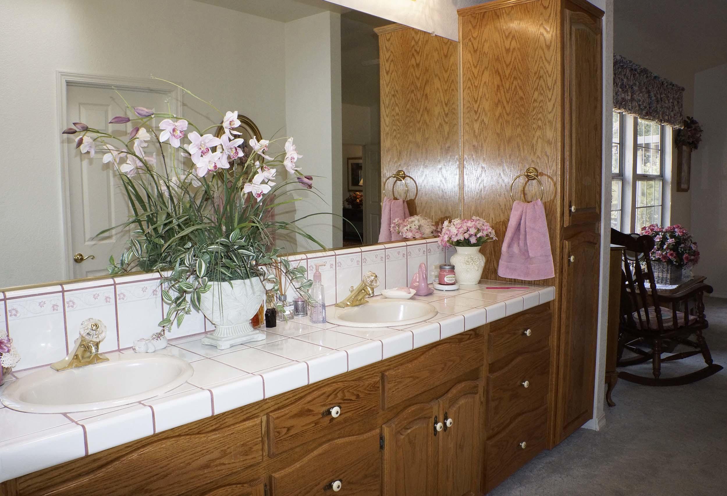 27054 Dersch Road Shingletown, CA 96088 - Photo 60 of 75 Master Bathroom