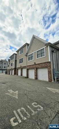 $2,875 | 280 Grand Avenue, Unit 1A, Palisades Park, NJ 07650