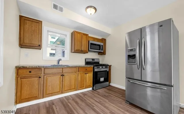 $3,288 | 168 North 5th Street, Unit 2, Newark, NJ 07107