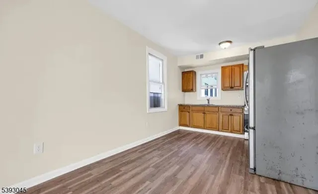 $3,288 | 168 North 5th Street, Unit 2, Newark, NJ 07107