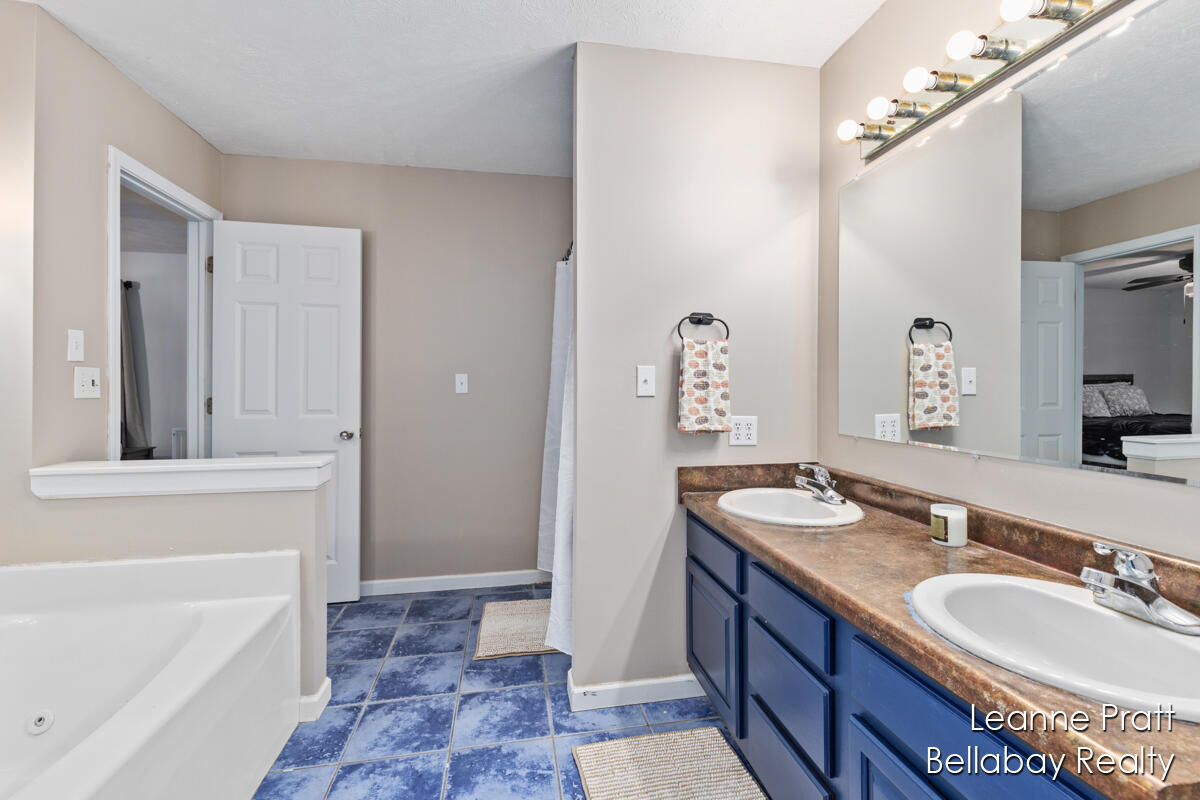 2872 West State Road Hastings, MI 49058 - Photo 11 of 26 IMG_1010