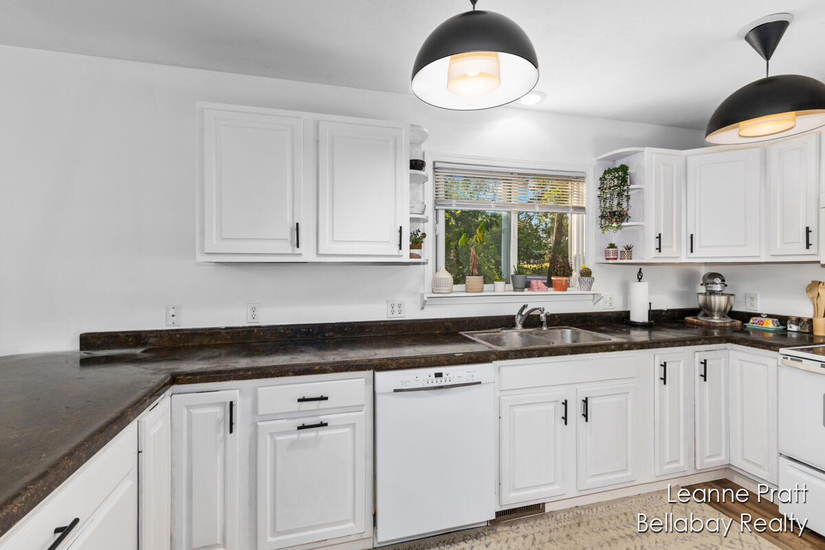 2872 West State Road Hastings, MI 49058 - Photo 5 of 26 IMG_1004
