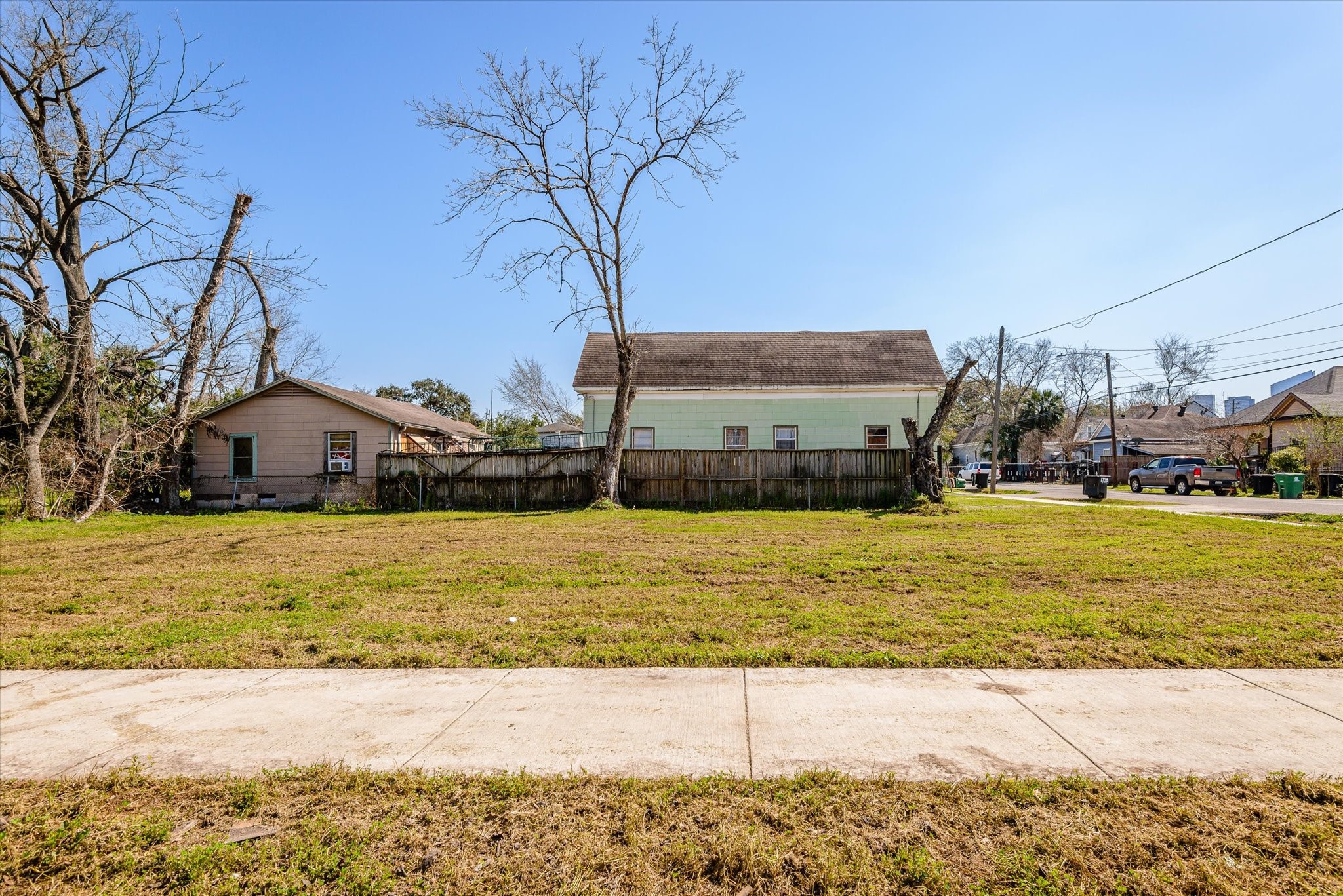 1724 Common Street Houston, TX 77009 - Photo 17 of 18 a view of an ocean view