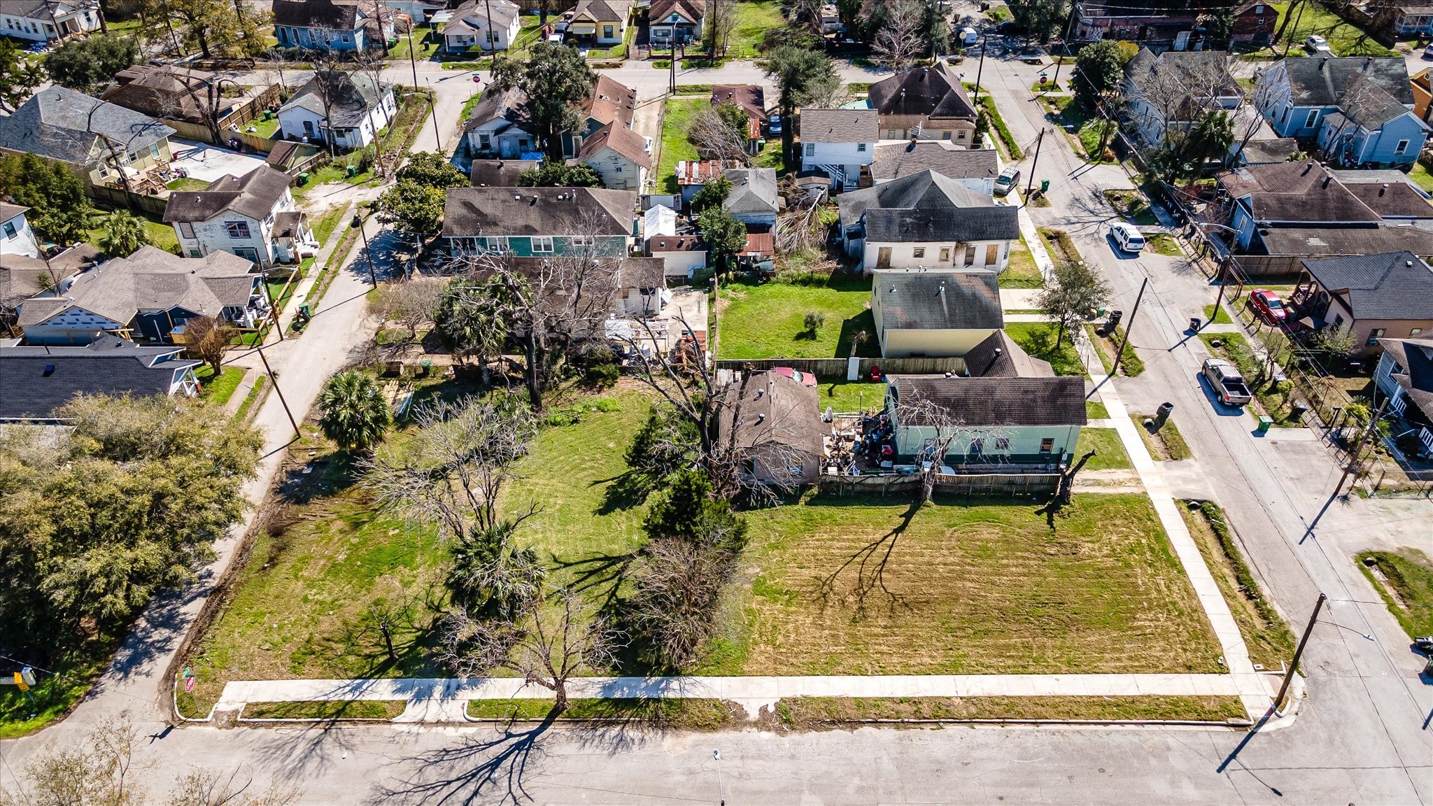 1724 Common Street Houston, TX 77009 - Photo 3 of 18 a view of swimming pool