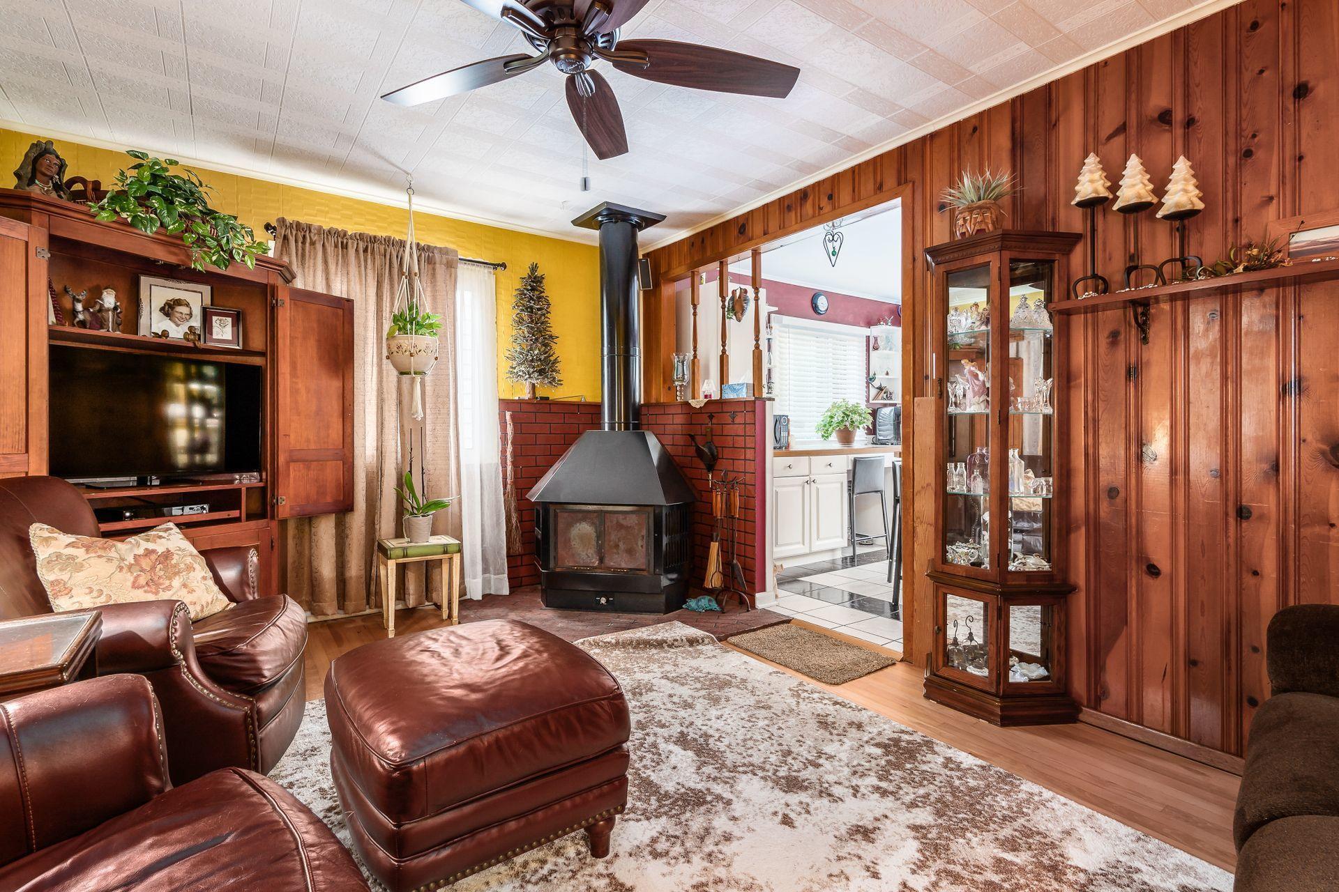 528 Chase Road Columbus, OH 43214 - Photo 3 of 28 Gallery Image 3